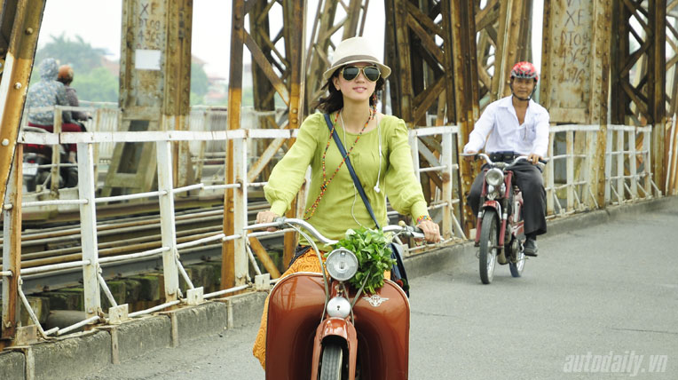 Con gái chơi xe cổ: “Điên” và “điệu” mobilet-nhan-vat-nu (3).jpg