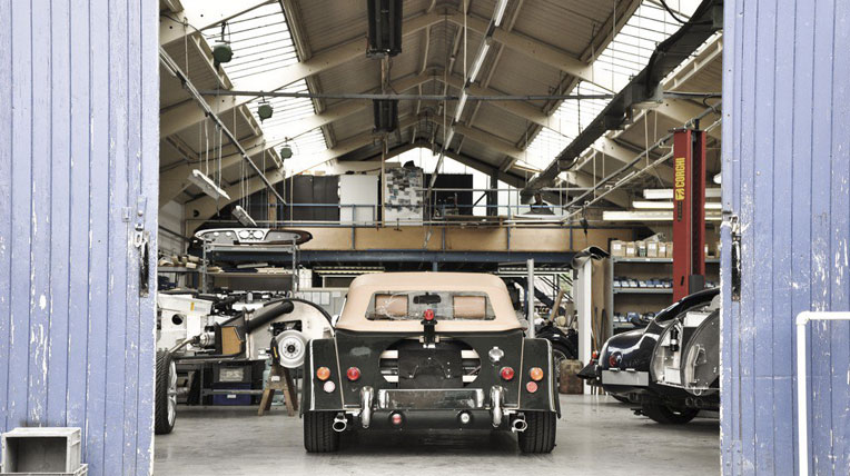 Nhà máy Morgan: Hơi thở lịch sử trong từng góc nhỏ morgan-motor-factory (3).jpg