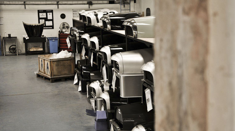 Nhà máy Morgan: Hơi thở lịch sử trong từng góc nhỏ morgan-motor-factory (7).jpg