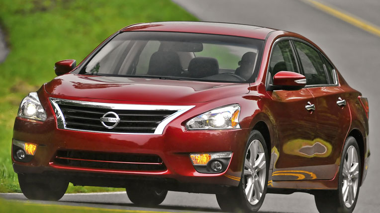 Tháng 2: Nissan Altima bất ngờ vượt Camry và Accord nissan-altima.jpg