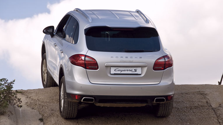 Porsche Silverstone Centre: Đường đua kỳ thú porsche-cayenne-offroad.jpg