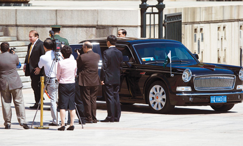 Trung Quốc cấm quân đội đi xe “ngoại” sieuxe.jpg