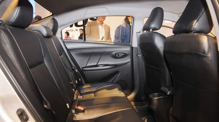 Chọn Toyota Vios 2014, Honda City 2013 hay Nissan Sunny? toyota-vios-2014-viet-nam (7).jpg