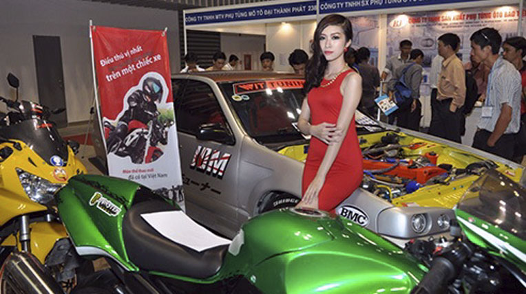 Saigon Autotech đau đầu vì Vietnam Motor Show trien-lam-oto.jpg
