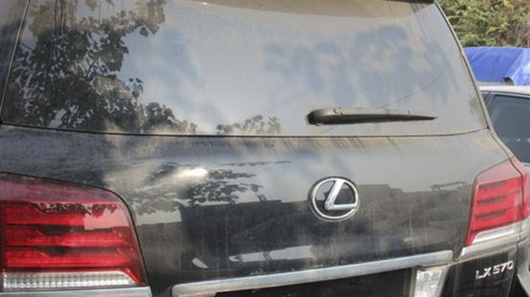 xe-viet-kieu.jpg Lợi dụng