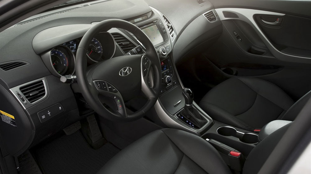 Hyundai Elantra 2015 có giá từ 17.250 USD 2015-Hyundai-Elantra-48.jpg