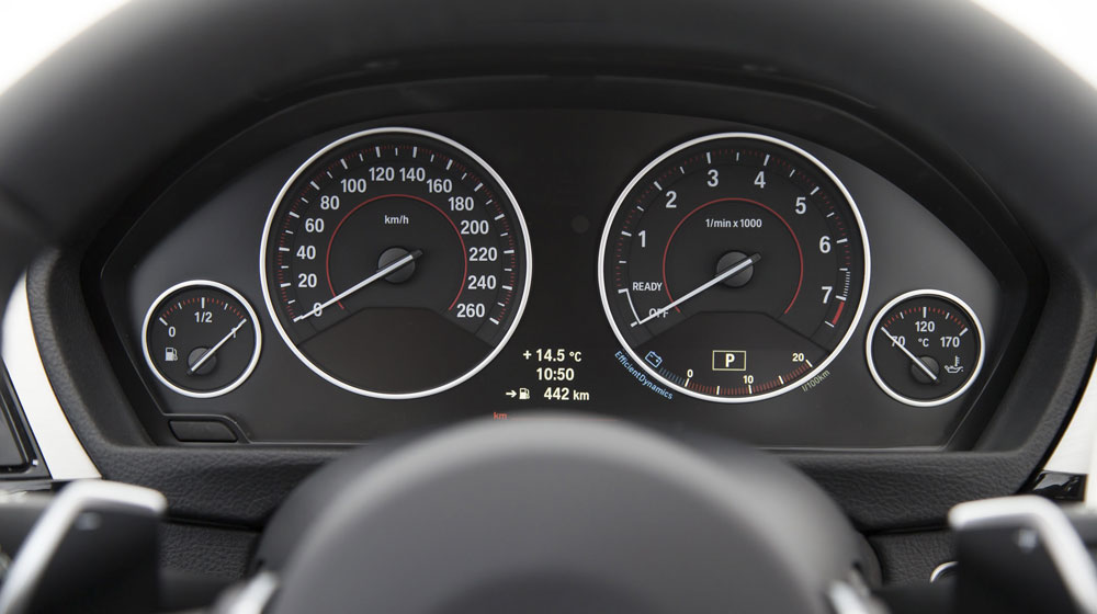 BMW 4 Series Gran Coupe: Mỹ miều và đa dụng 2015-bmw-428i-gran-coupe-interior-instrument-cluster.jpg