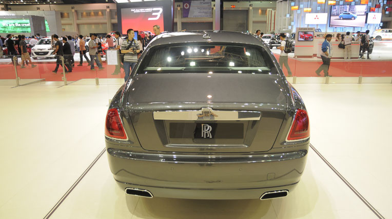 Cận cảnh Rolls-Royce Ghost phiên bản Phi Mã _AUT2777.jpg