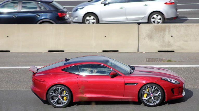 Jose Mourinho lái xế sang xuống phố autodaily-jose-mourinho-jaguar-f-type-s-coupe-(1).jpg
