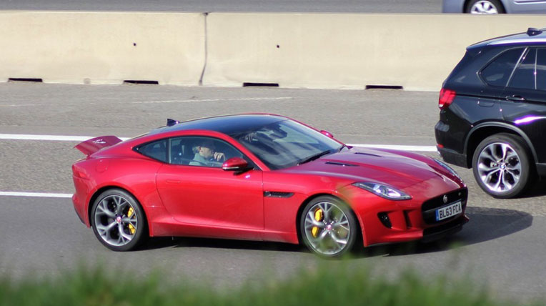 Jose Mourinho lái xế sang xuống phố autodaily-jose-mourinho-jaguar-f-type-s-coupe-(4).jpg