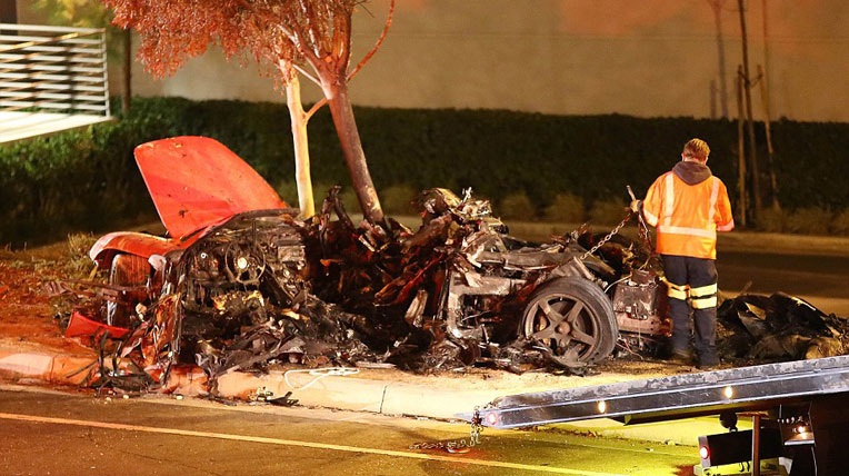 Paul Walker tử nạn không phải do xe kém an toàn autodaily-paul-walker-porsche-carrera-death-(2).jpg