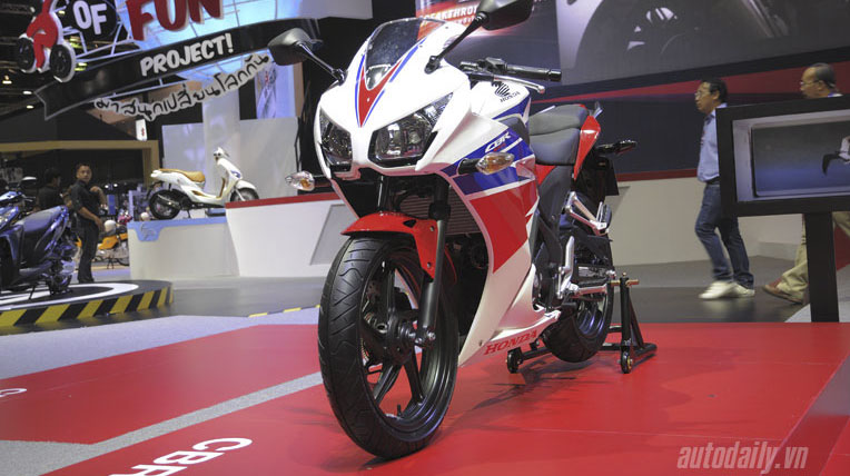 ES01 concept – scooter lạ mắt của Honda honda-cbr300r.jpg