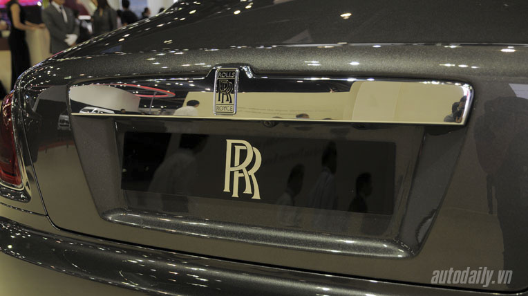 Cận cảnh Rolls-Royce Ghost phiên bản Phi Mã rolls-royce-ghost-horse-bangkok-2014 (10).jpg