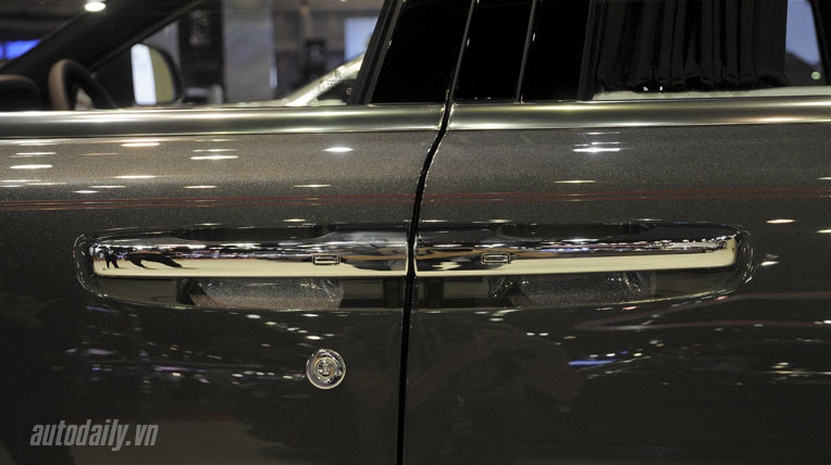 Cận cảnh Rolls-Royce Ghost phiên bản Phi Mã rolls-royce-ghost-horse-bangkok-2014 (12).jpg
