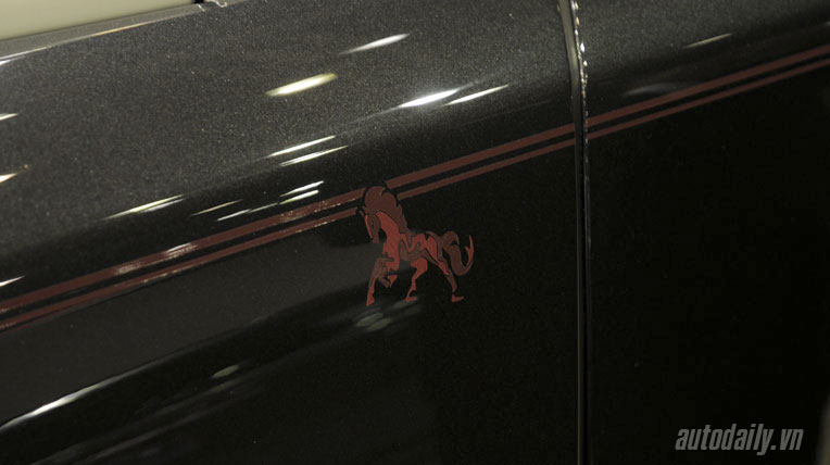 Cận cảnh Rolls-Royce Ghost phiên bản Phi Mã rolls-royce-ghost-horse-bangkok-2014 (13).jpg