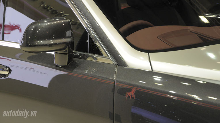Cận cảnh Rolls-Royce Ghost phiên bản Phi Mã rolls-royce-ghost-horse-bangkok-2014 (6).jpg