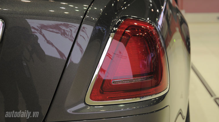 Cận cảnh Rolls-Royce Ghost phiên bản Phi Mã rolls-royce-ghost-horse-bangkok-2014 (9).jpg