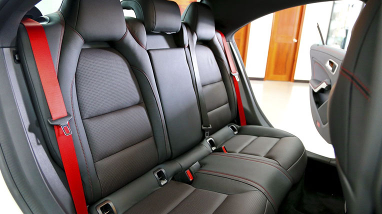 Mercedes-Benz CLA -Class chính thức trình làng tại Việt Nam Hang-ghe-sau-the-thao-va-rat-om-nguoi-cua-CLA.jpg