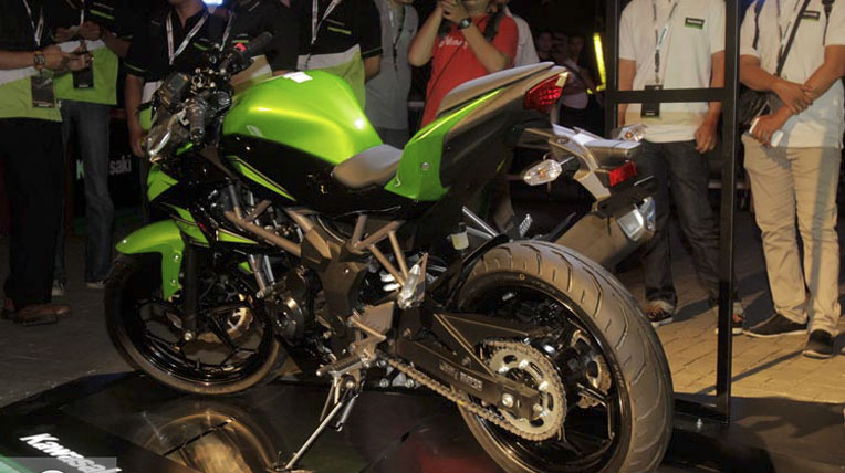 Kawasaki Z250 SL - naked-bike giá rẻ hoàn toàn mới Kawasaki_Z_250_SL_003.jpg