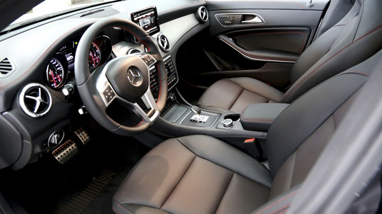 Cận cảnh Mercedes-Benz CLA vừa ra mắt Khoang-noi-that-day-tinh-xao-va-tinh-te-cua-CLA-45-AMG.jpg