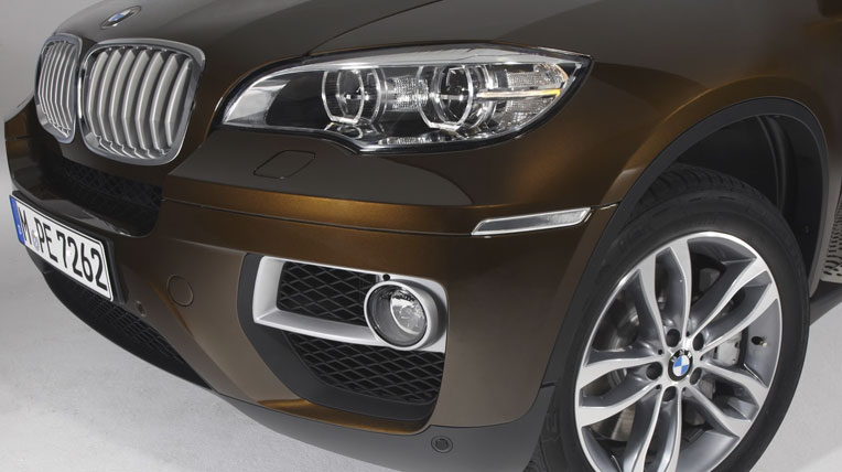 Mercedes-Benz Concept Coupe quá giống BMW X6 Mercedes-Concept-vs-BMW-X6 (35).jpg