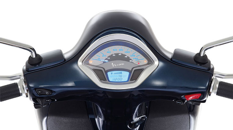 Vespa GTS mới kết nối “ngon lành” với điện thoại autodaily--Vespa-GTS-2015-(2).jpg