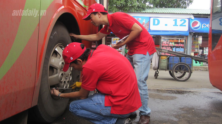 Đến Bridgestone để được chăm sóc lốp miễn phí autodaily-bridgestone-chamsoclop (3).jpg