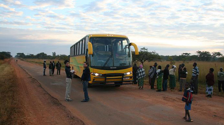 Đi xe khách đường dài ở châu Phi autodaily-bus-africa-(2).jpg