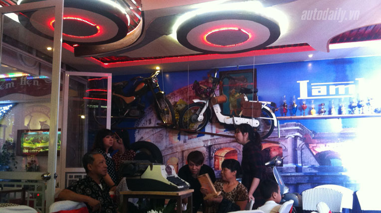 Thêm một “Điểm hẹn” cho dân chơi xế cổ Hà Thành autodaily-cafe-xeco-(9).jpg