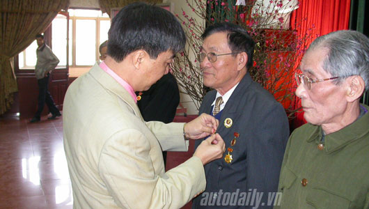 Chuyện của một chiến sỹ lái xe Điện Biên autodaily-laixe-DienBien-(1).jpg