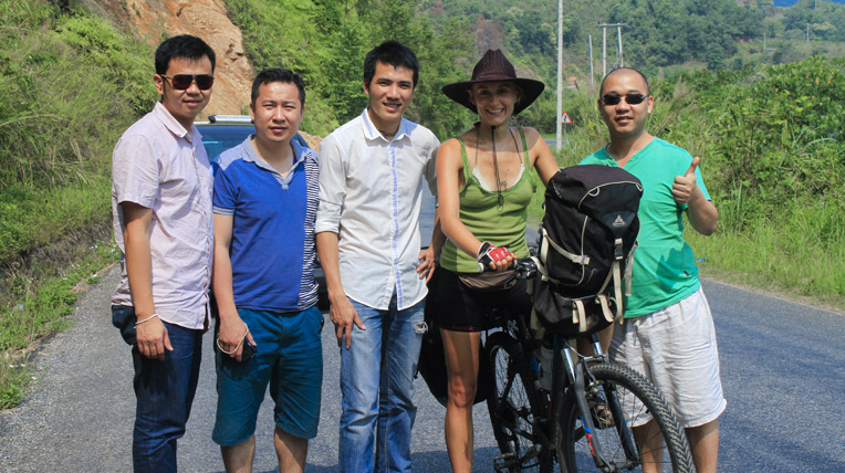 Ngày 7 hành trình Bắc Lào: Thăm cánh đồng Chum autodaily-lao-trip-day-7 (6).jpg