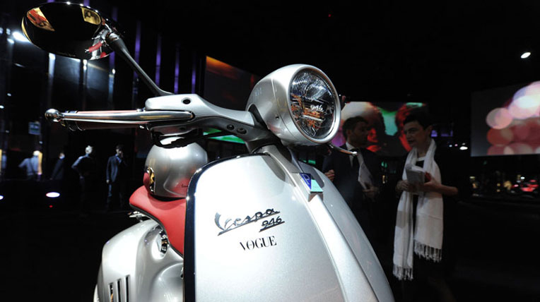 Xuất hiện Vespa 946 màu đỏ “cực độc” autodaily-vespa-946-(2).jpg