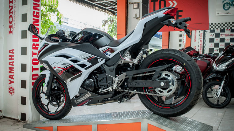 Kawasaki Ninja 300 ABS về VN với giá 300 triệu đồng autodaily_kawasaki-ninja-300-2014-(4).jpg