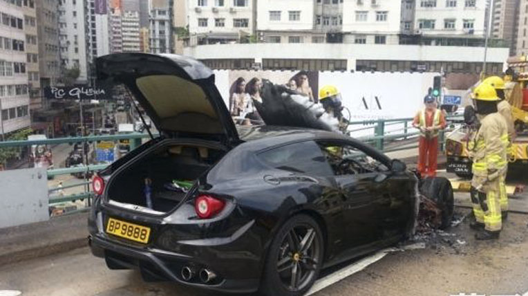 Ferrari FF cháy ngùn ngụt tại Hong Kong ferrari-ff (1).jpg