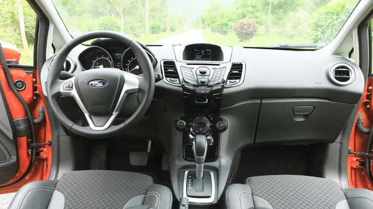 Thử mức tiêu thụ nhiên liệu của Fiesta mới tại Việt Nam ford-fiesta (3).jpg