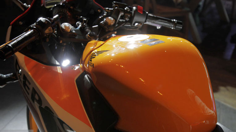 Honda CBR250R đèn pha đôi chính thức trình làng honda-cbr250r (10).jpg