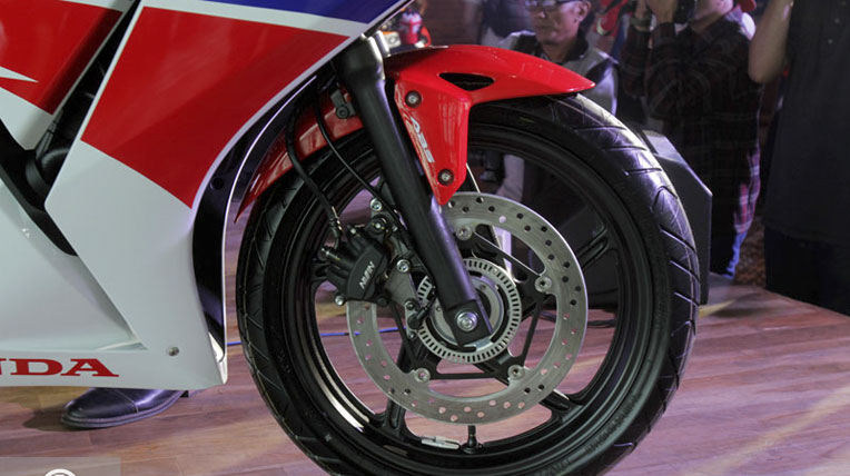 Honda CBR250R đèn pha đôi chính thức trình làng honda-cbr250r (3).jpg