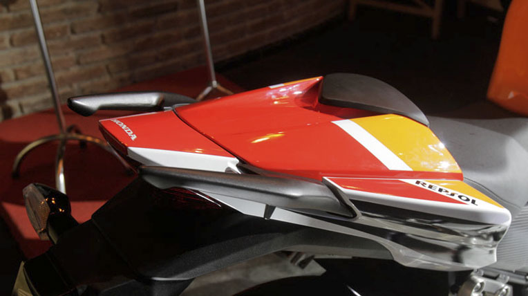 Honda CBR250R đèn pha đôi chính thức trình làng honda-cbr250r (8).jpg