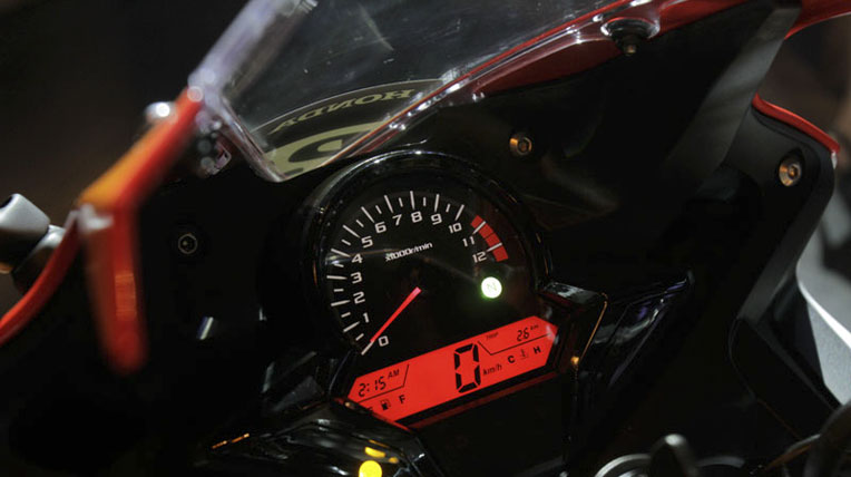 Honda CBR250R đèn pha đôi chính thức trình làng honda-cbr250r (9).jpg
