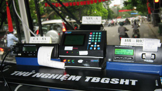 Người Việt thường xuyên vi phạm tốc độ lap-hopden.jpg