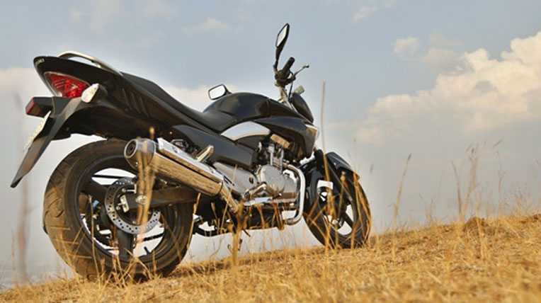 Suzuki Inazuma: Tốt gỗ hơn tốt nước sơn suzuki-inazuma-250-cc (3).jpg