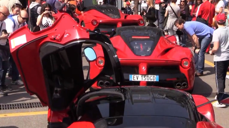 Xem 3 siêu xe LaFerrari xuất hiện cùng lúc three-laferraris-arrive-at-monza-track-cause-a-scene-video-79684_1.jpg