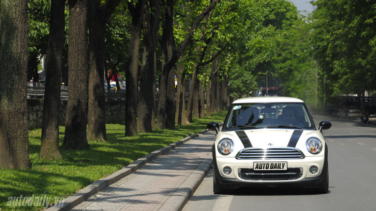 Dạo phố cùng MINI Cooper Baker Street Autodaily_Bakerstreet (11).jpg