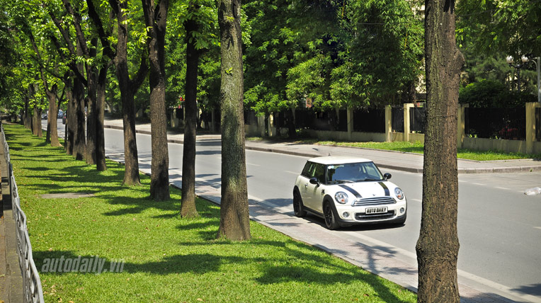 Dạo phố cùng MINI Cooper Baker Street Autodaily_Bakerstreet (12).jpg