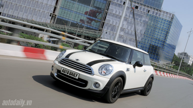 Dạo phố cùng MINI Cooper Baker Street Autodaily_Bakerstreet (18).jpg