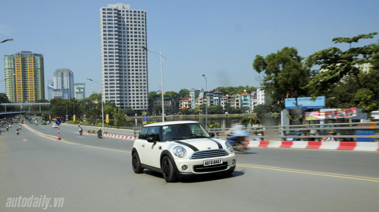 Dạo phố cùng MINI Cooper Baker Street Autodaily_Bakerstreet (19).jpg