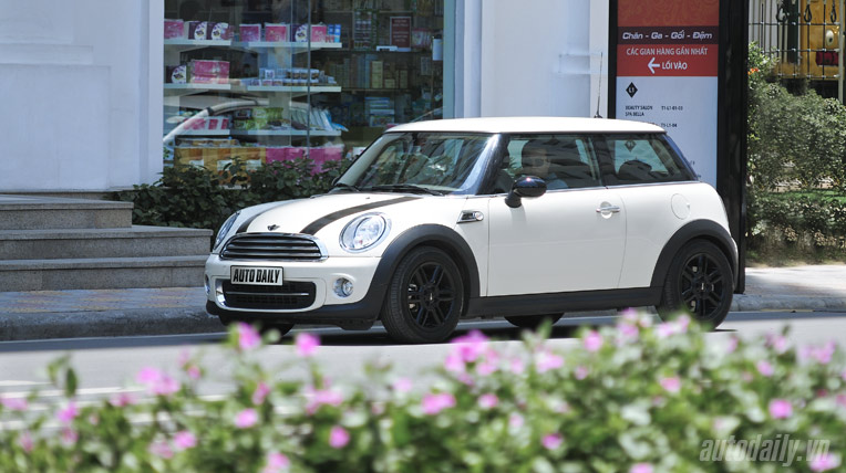 Dạo phố cùng MINI Cooper Baker Street Autodaily_Bakerstreet (2).jpg
