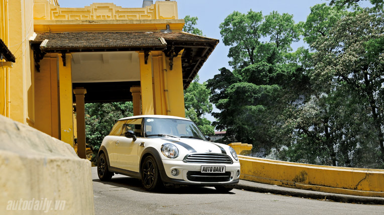 Dạo phố cùng MINI Cooper Baker Street Autodaily_Bakerstreet (25).jpg