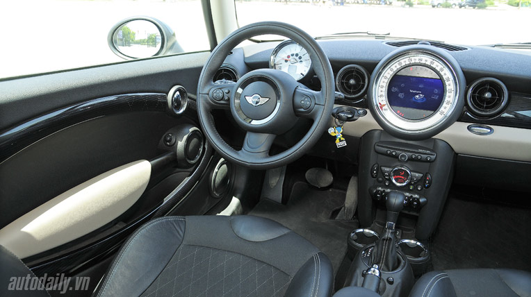 Dạo phố cùng MINI Cooper Baker Street Autodaily_Bakerstreet (51).jpg