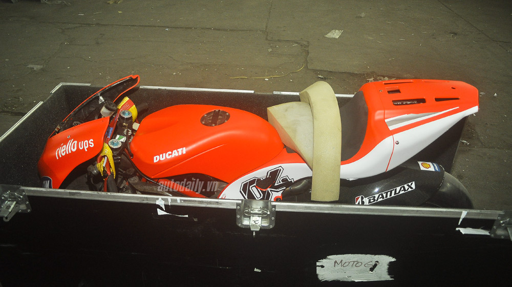 “Đập thùng” siêu xe đua Desmosedici GP14 tại Hà Nội Ducati-lo-dien (8).jpg